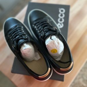 Ecco leather sneaker shoes. Women’s EU 39 US 8-8.5 NWB. Brand new!